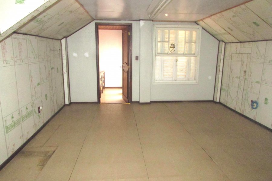 Casa Comercial com 300m², 3 dormitórios, 3 vagas, no bairro Centro em Caxias do Sul para Comprar