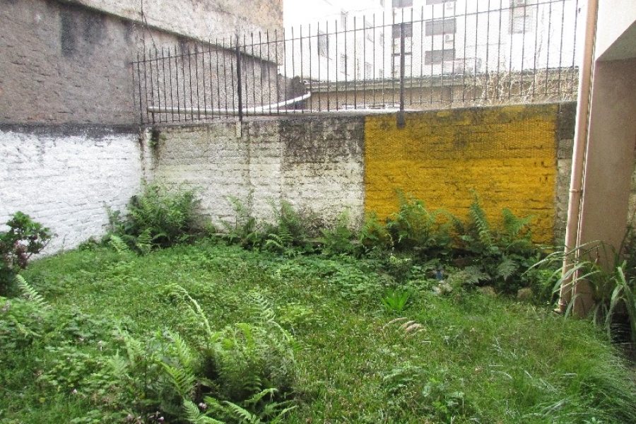 Casa Comercial com 300m², 3 dormitórios, 3 vagas, no bairro Centro em Caxias do Sul para Comprar