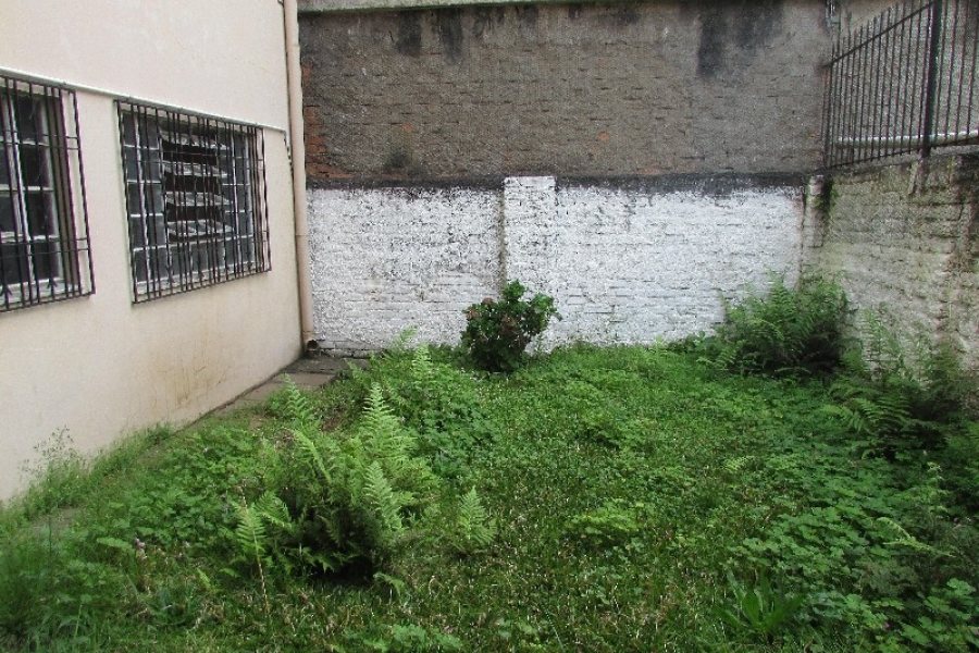 Casa Comercial com 300m², 3 dormitórios, 3 vagas, no bairro Centro em Caxias do Sul para Comprar