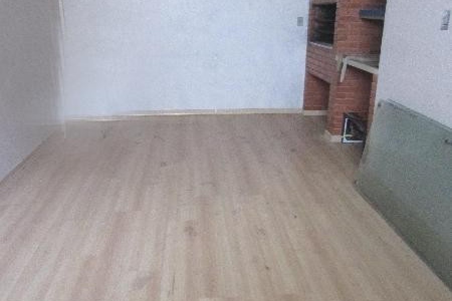 Casa Comercial com 300m², 3 dormitórios, 3 vagas, no bairro Centro em Caxias do Sul para Comprar