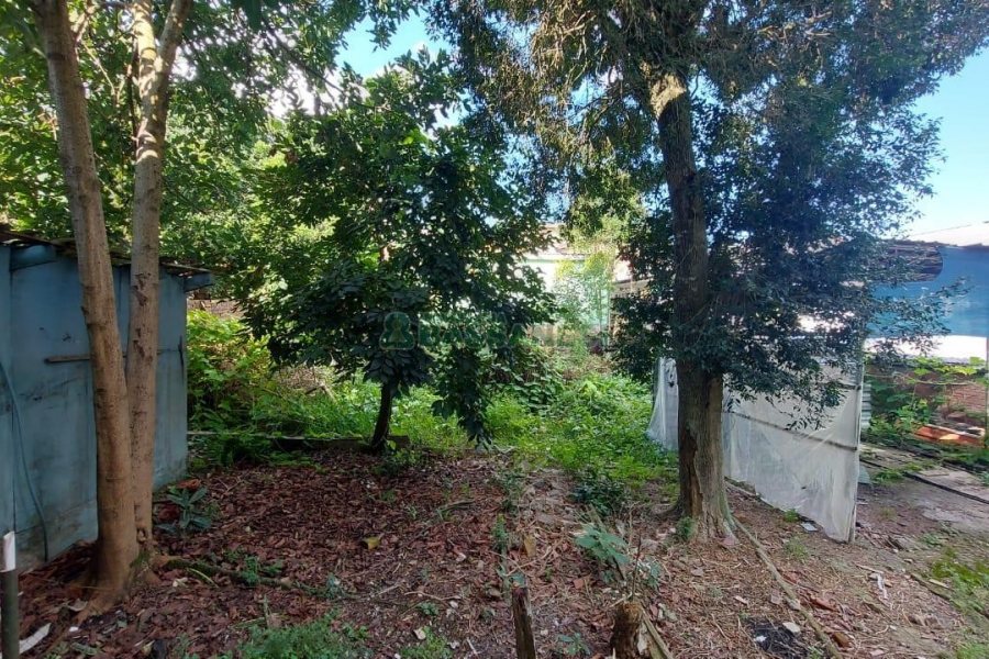 Casa Comercial com 80m², 3 dormitórios, 1 vaga, no bairro Cruzeiro em Caxias do Sul para Comprar