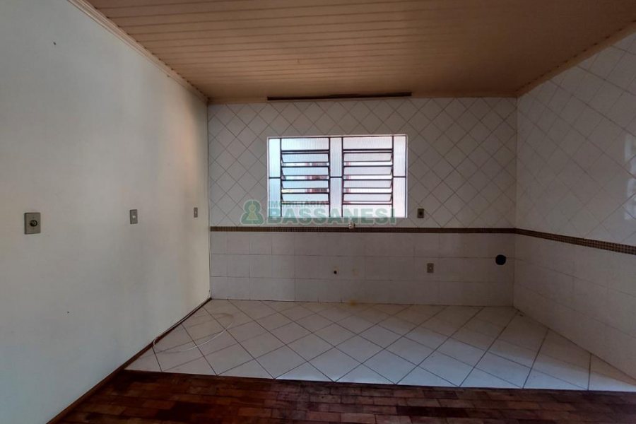 Casa com 54m², 1 dormitório, no bairro Rio Branco em Caxias do Sul para Alugar