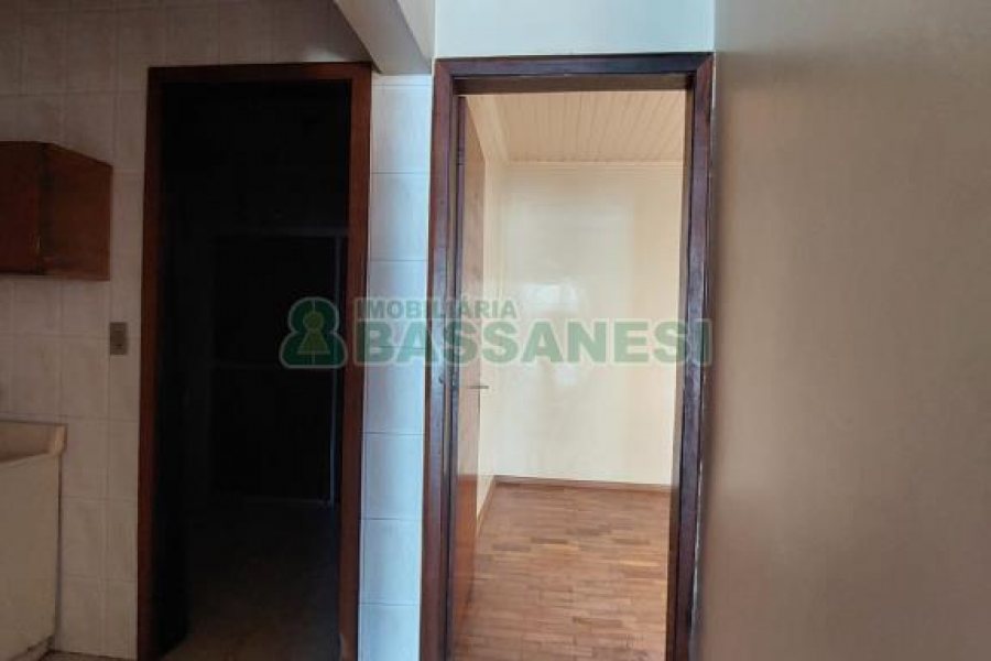 Casa com 54m², 1 dormitório, no bairro Rio Branco em Caxias do Sul para Alugar