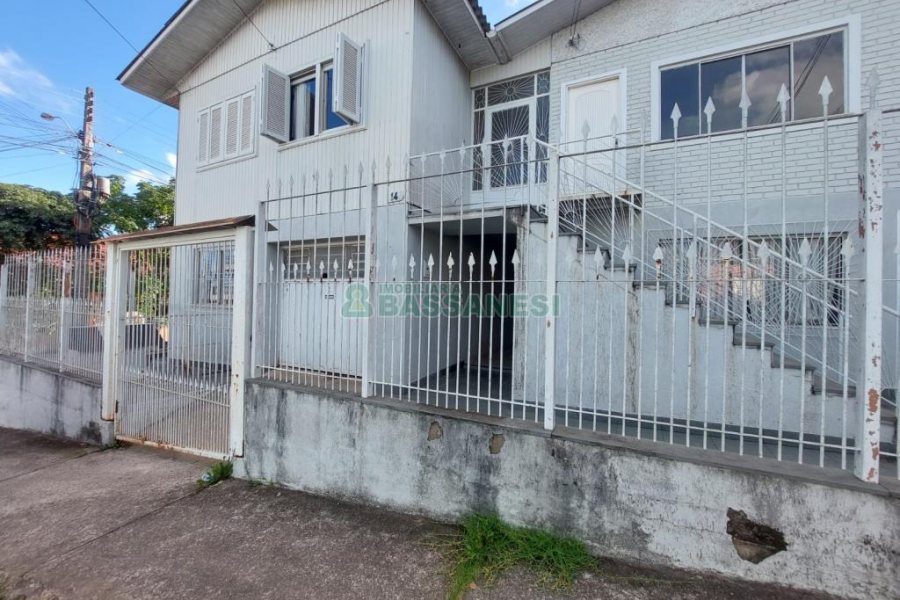 Casa com 54m², 1 dormitório, no bairro Rio Branco em Caxias do Sul para Alugar