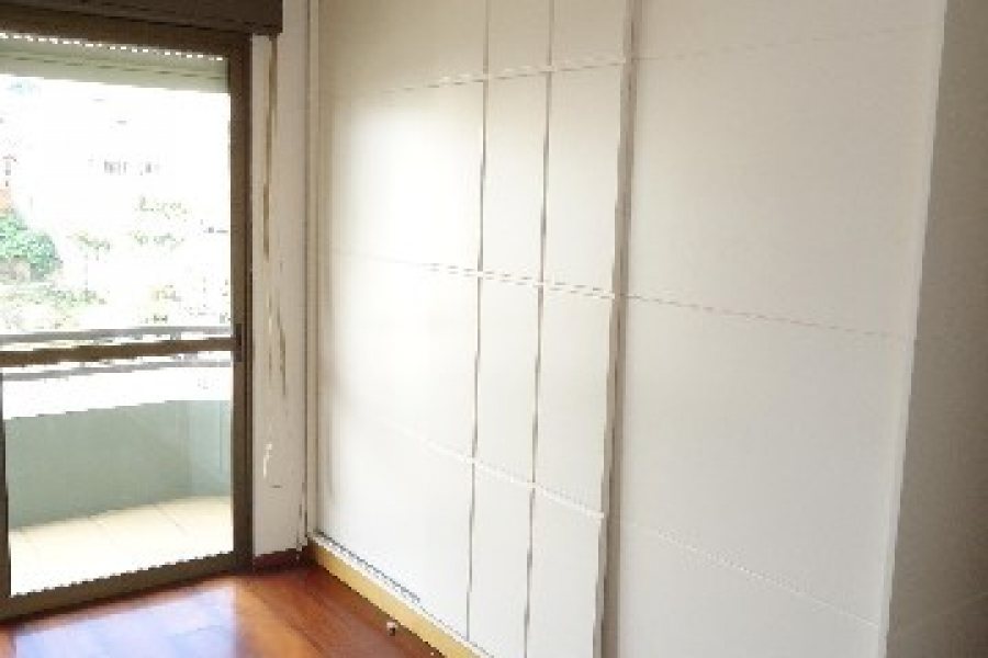 Apartamento com 153m², 3 dormitórios, 2 vagas, no bairro São Leopoldo em Caxias do Sul para Alugar