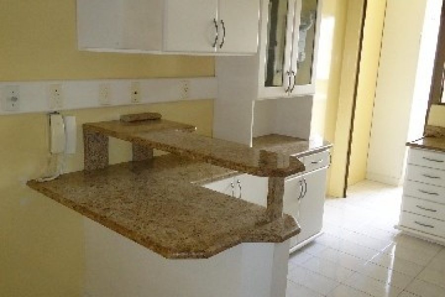 Apartamento com 153m², 3 dormitórios, 2 vagas, no bairro São Leopoldo em Caxias do Sul para Alugar
