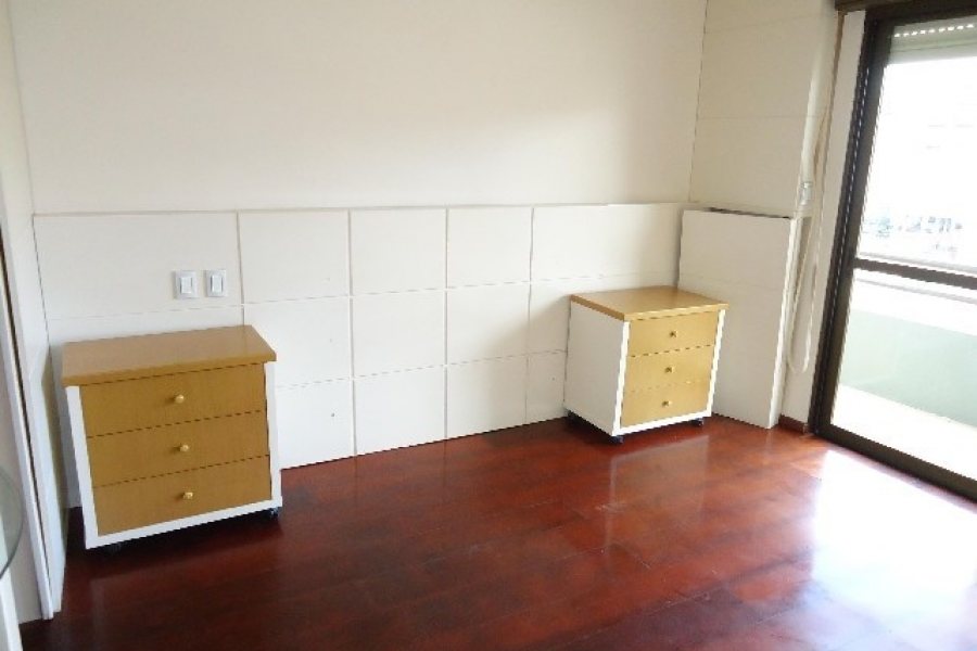 Apartamento com 153m², 3 dormitórios, 2 vagas, no bairro São Leopoldo em Caxias do Sul para Alugar