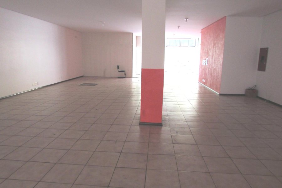 Loja com 313m², no bairro São Leopoldo em Caxias do Sul para Alugar ou Comprar