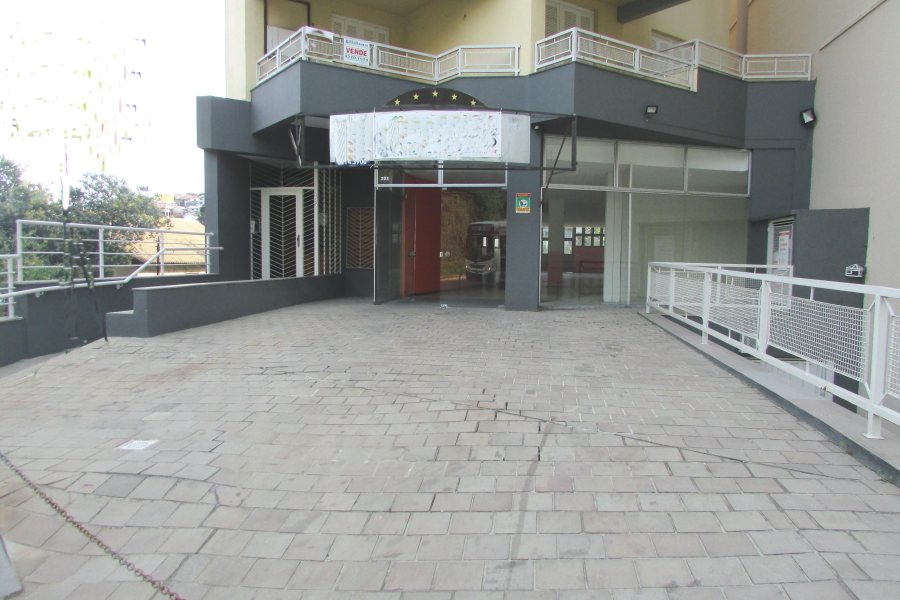 Loja com 313m², no bairro São Leopoldo em Caxias do Sul para Alugar ou Comprar