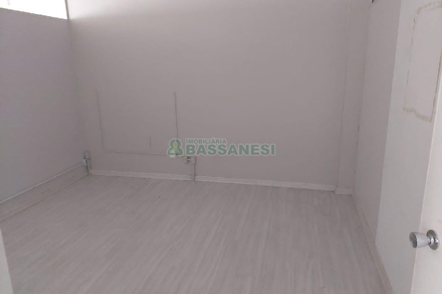 Loja com 425m², no bairro São Pelegrino em Caxias do Sul para Alugar ou Comprar