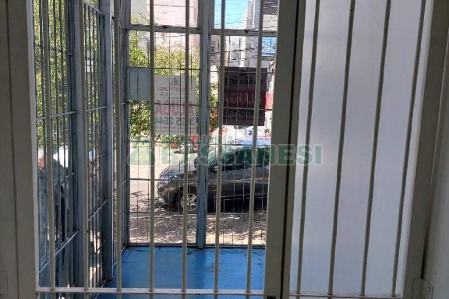 Loja com 425m², no bairro São Pelegrino em Caxias do Sul para Alugar ou Comprar