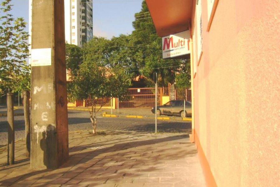 Loja com 140m², no bairro Sagrada Família em Caxias do Sul para Alugar