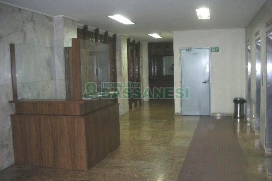 Sala com 21m², no bairro Centro em Caxias do Sul para Alugar