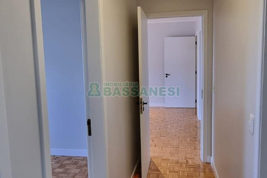 Apartamento com 92m², 2 dormitórios, 1 vaga, no bairro Rio Branco em Caxias do Sul para Comprar