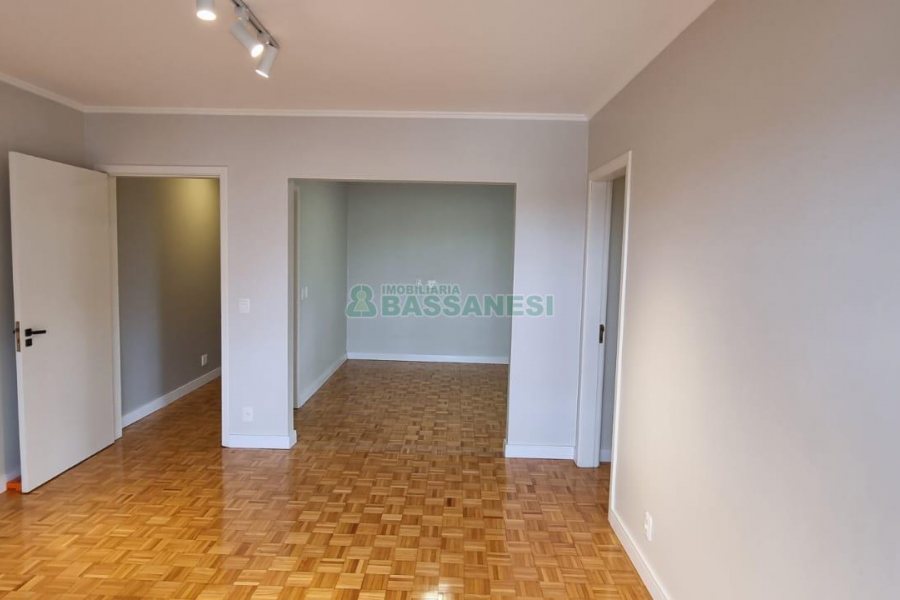 Apartamento com 92m², 2 dormitórios, 1 vaga, no bairro Rio Branco em Caxias do Sul para Comprar