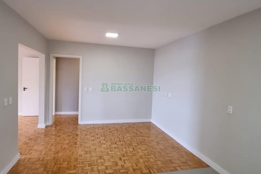 Apartamento com 92m², 2 dormitórios, 1 vaga, no bairro Rio Branco em Caxias do Sul para Comprar
