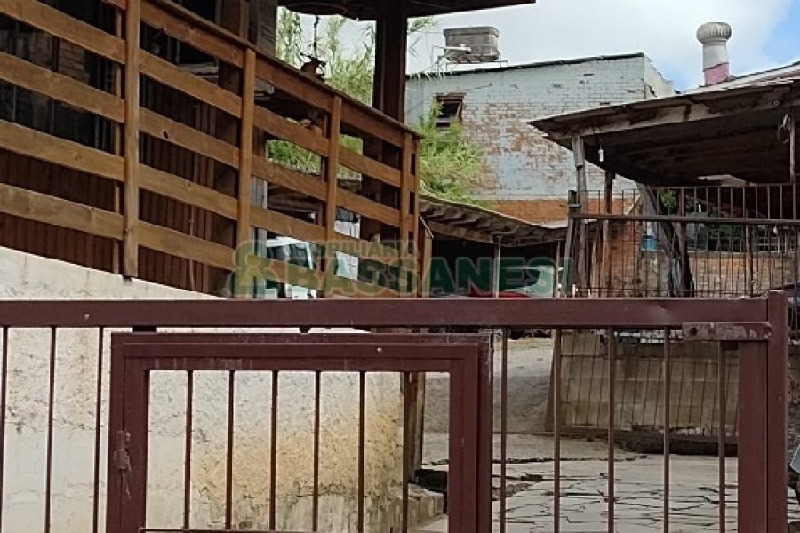 Terreno, 2 dormitórios, 1 vaga, no bairro Lourdes em Caxias do Sul para Comprar