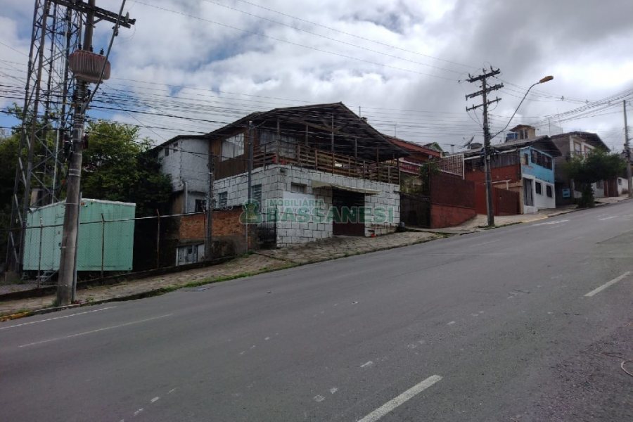 Terreno, 2 dormitórios, 1 vaga, no bairro Lourdes em Caxias do Sul para Comprar