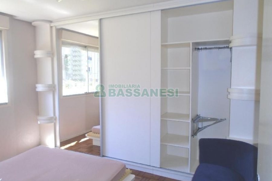 Apto Mobiliado com 85m², 3 dormitórios, 1 vaga, no bairro Centro em Caxias do Sul para Alugar