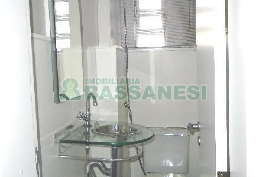 Apto Mobiliado com 85m², 3 dormitórios, 1 vaga, no bairro Centro em Caxias do Sul para Alugar