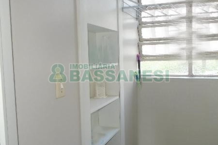 Apto Mobiliado com 85m², 3 dormitórios, 1 vaga, no bairro Centro em Caxias do Sul para Alugar