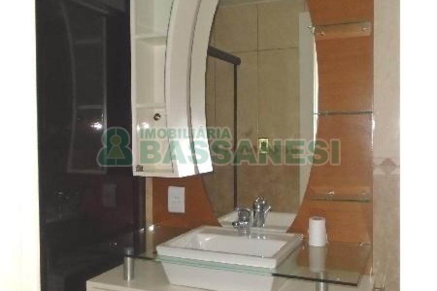 Apto Mobiliado com 85m², 3 dormitórios, 1 vaga, no bairro Centro em Caxias do Sul para Alugar