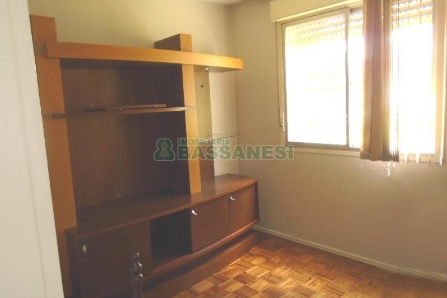 Apto Mobiliado com 85m², 3 dormitórios, 1 vaga, no bairro Centro em Caxias do Sul para Alugar