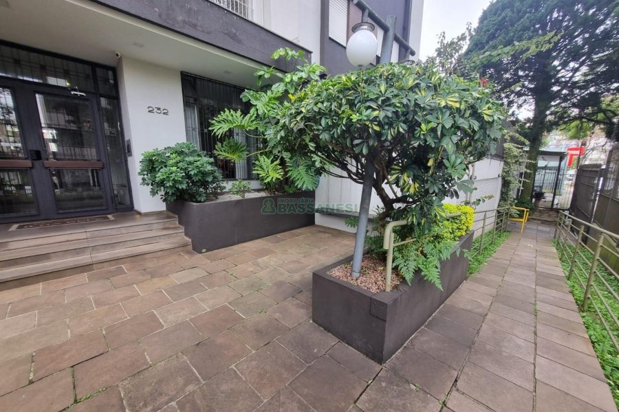 Apto Mobiliado com 85m², 3 dormitórios, 1 vaga, no bairro Centro em Caxias do Sul para Alugar