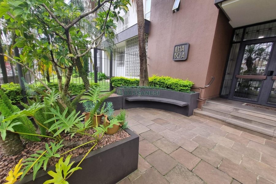 Apto Mobiliado com 85m², 3 dormitórios, 1 vaga, no bairro Centro em Caxias do Sul para Alugar