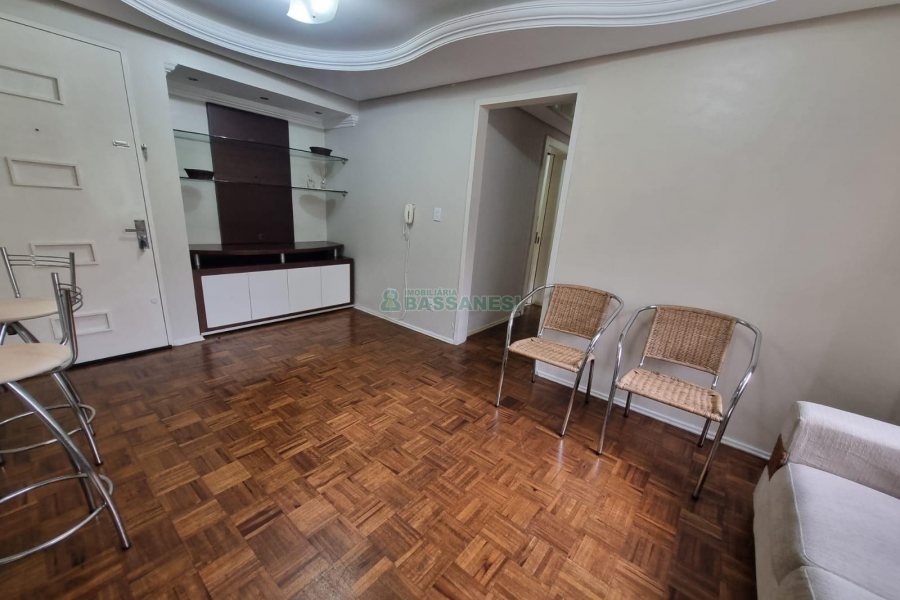 Apto Mobiliado com 85m², 3 dormitórios, 1 vaga, no bairro Centro em Caxias do Sul para Alugar