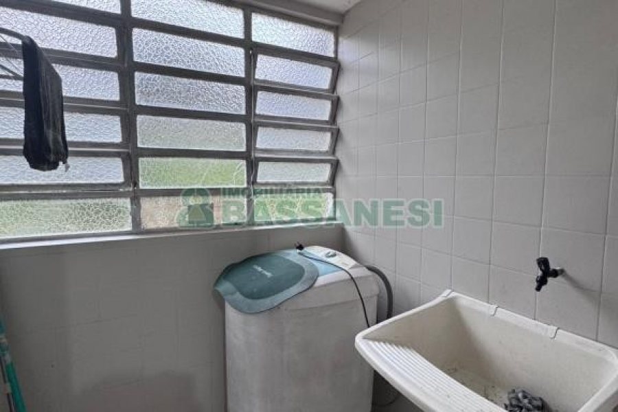 Apto Mobiliado com 85m², 3 dormitórios, 1 vaga, no bairro Centro em Caxias do Sul para Alugar