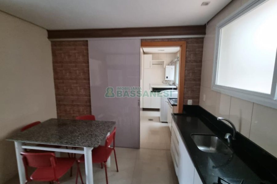 Apartamento com 90m², 2 dormitórios, 1 vaga, no bairro Rio Branco em Caxias do Sul para Comprar