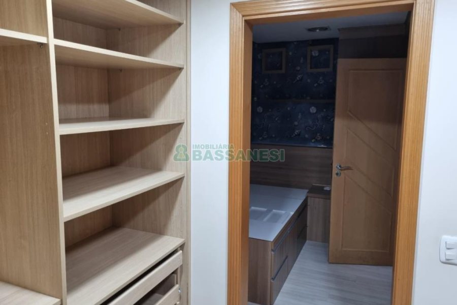 Apartamento com 90m², 2 dormitórios, 1 vaga, no bairro Rio Branco em Caxias do Sul para Comprar