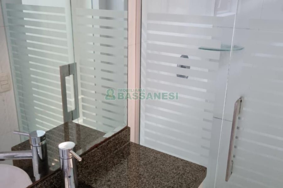 Apartamento com 90m², 2 dormitórios, 1 vaga, no bairro Rio Branco em Caxias do Sul para Comprar