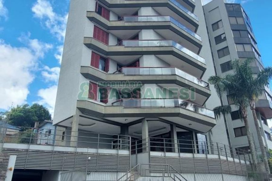 Apartamento com 337m², 4 dormitórios, 1 vaga, no bairro Madureira em Caxias do Sul para Comprar