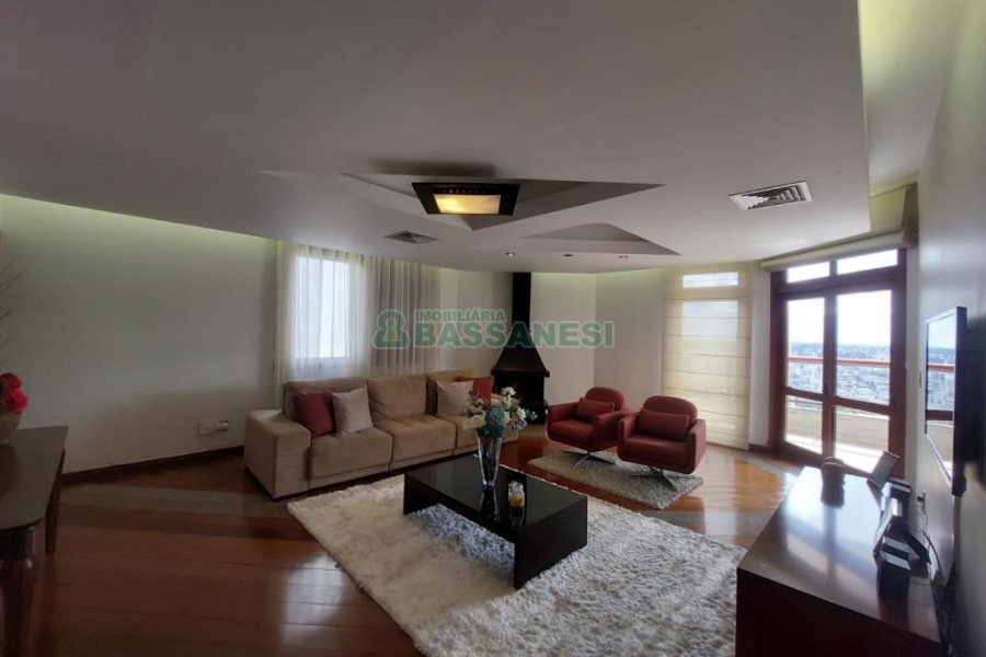 Apartamento com 337m², 4 dormitórios, 1 vaga, no bairro Madureira em Caxias do Sul para Comprar