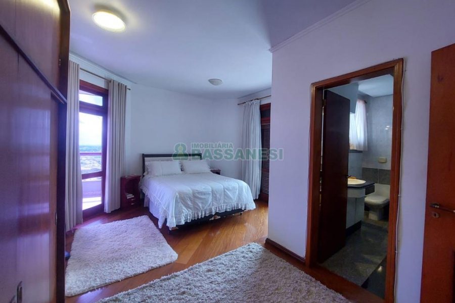 Apartamento com 337m², 4 dormitórios, 1 vaga, no bairro Madureira em Caxias do Sul para Comprar