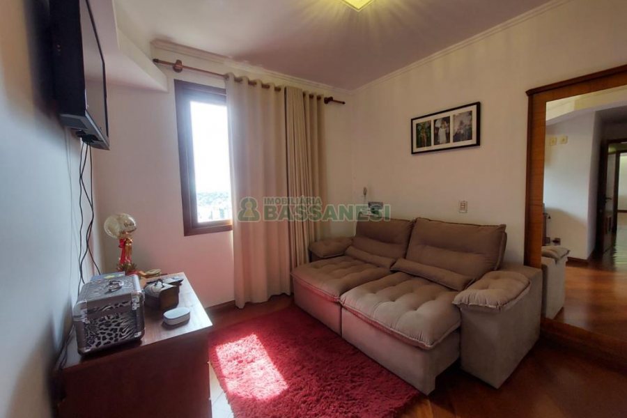 Apartamento com 337m², 4 dormitórios, 1 vaga, no bairro Madureira em Caxias do Sul para Comprar