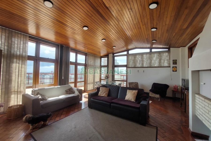 Apartamento com 337m², 4 dormitórios, 1 vaga, no bairro Madureira em Caxias do Sul para Comprar