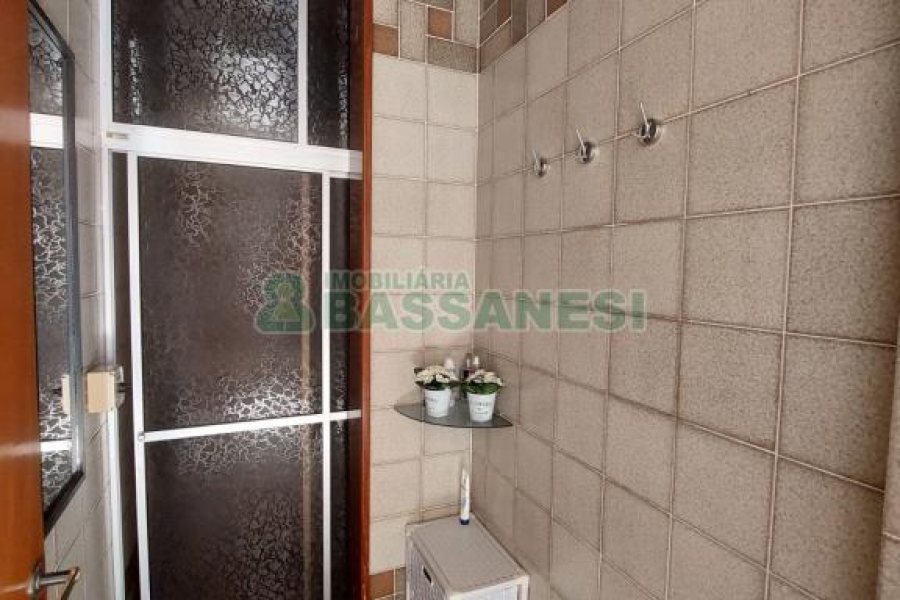 Apartamento com 337m², 4 dormitórios, 1 vaga, no bairro Madureira em Caxias do Sul para Comprar