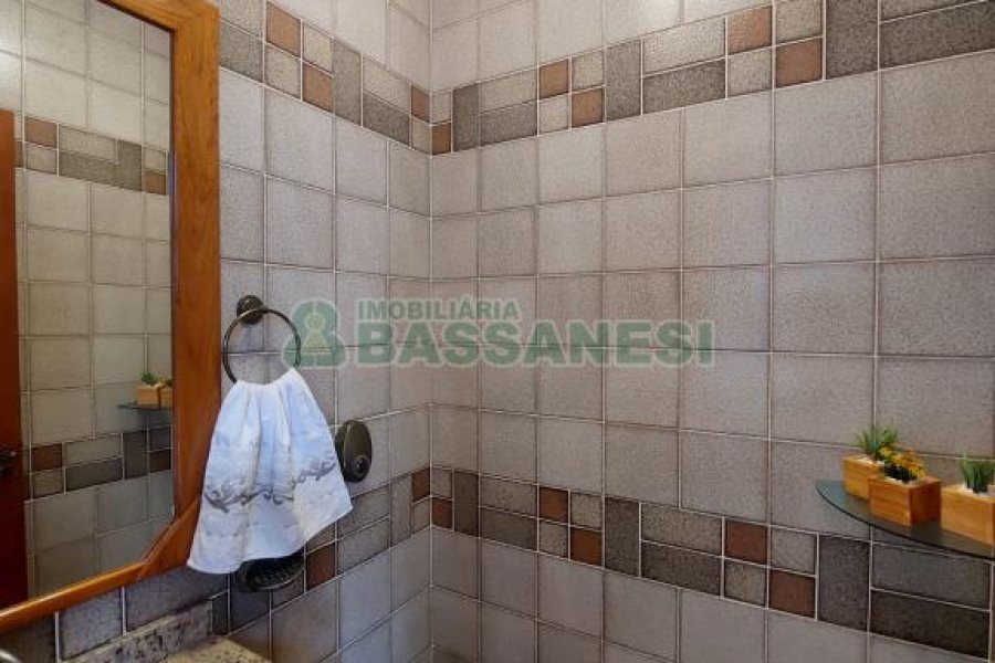 Apartamento com 337m², 4 dormitórios, 1 vaga, no bairro Madureira em Caxias do Sul para Comprar