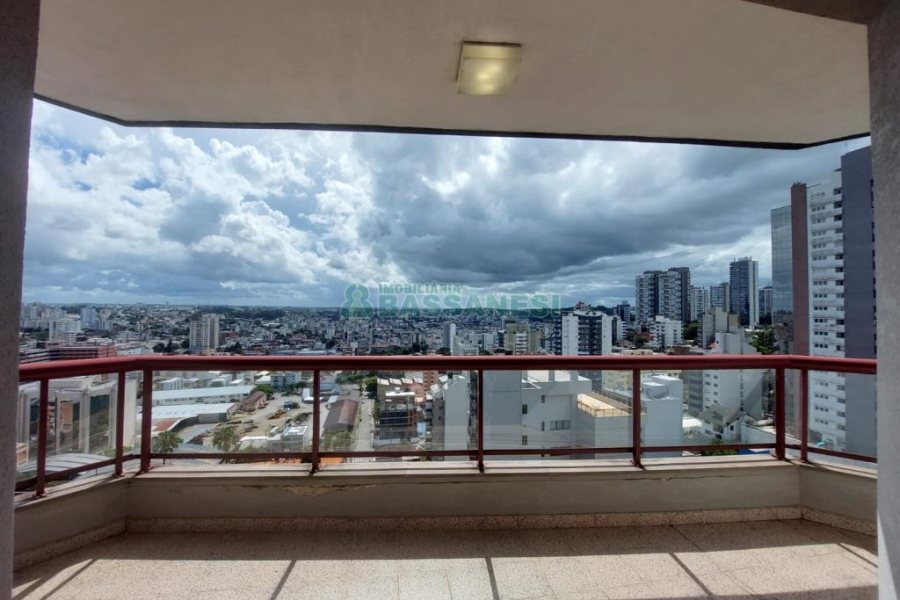 Apartamento com 337m², 4 dormitórios, 1 vaga, no bairro Madureira em Caxias do Sul para Comprar