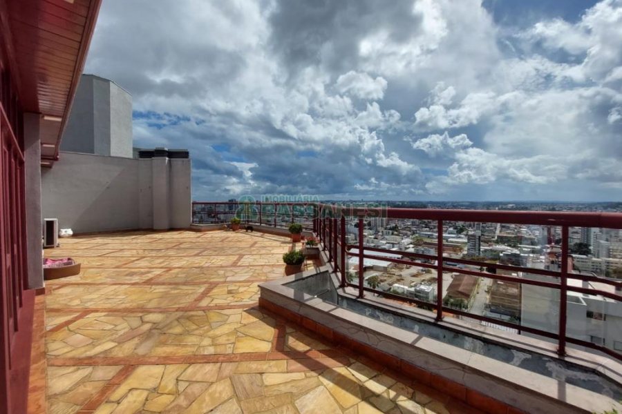 Apartamento com 337m², 4 dormitórios, 1 vaga, no bairro Madureira em Caxias do Sul para Comprar