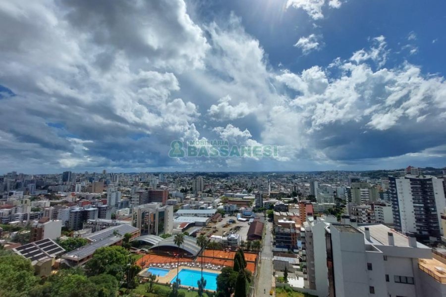 Apartamento com 337m², 4 dormitórios, 1 vaga, no bairro Madureira em Caxias do Sul para Comprar