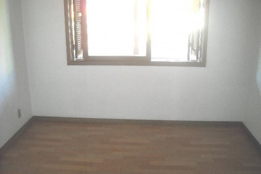 Casa com 160m², 2 dormitórios, 1 vaga, no bairro Sanvitto em Caxias do Sul para Comprar