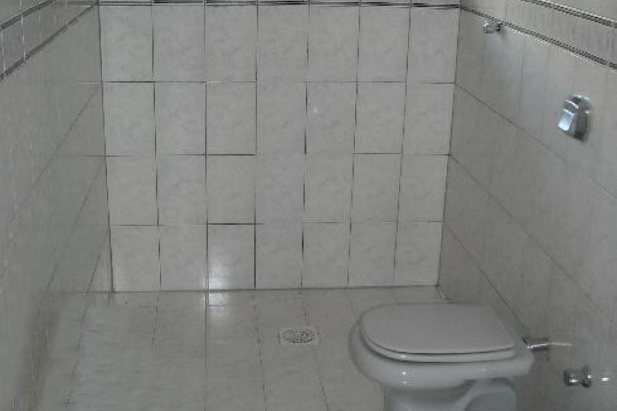 Casa com 160m², 2 dormitórios, 1 vaga, no bairro Sanvitto em Caxias do Sul para Comprar