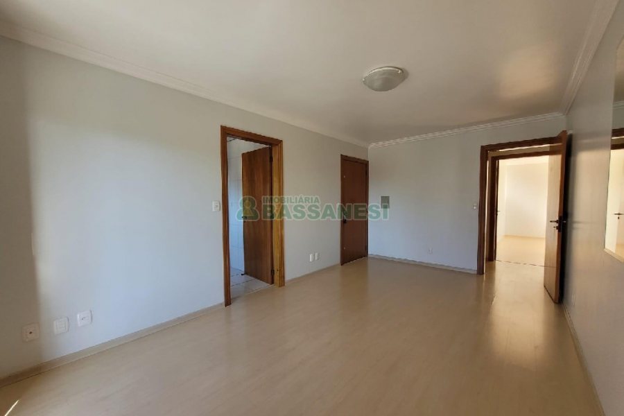 Apartamento com 86m², 3 dormitórios, 2 vagas, no bairro Saint Etienne em Caxias do Sul para Alugar