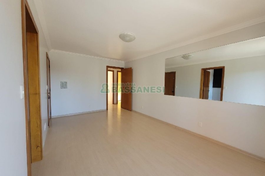 Apartamento com 86m², 3 dormitórios, 2 vagas, no bairro Saint Etienne em Caxias do Sul para Alugar