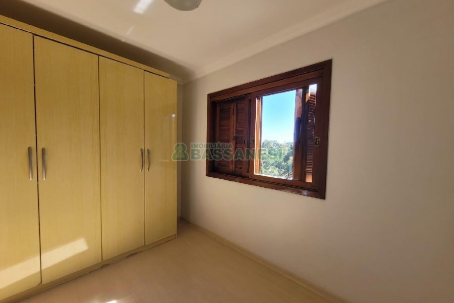 Apartamento com 86m², 3 dormitórios, 2 vagas, no bairro Saint Etienne em Caxias do Sul para Alugar