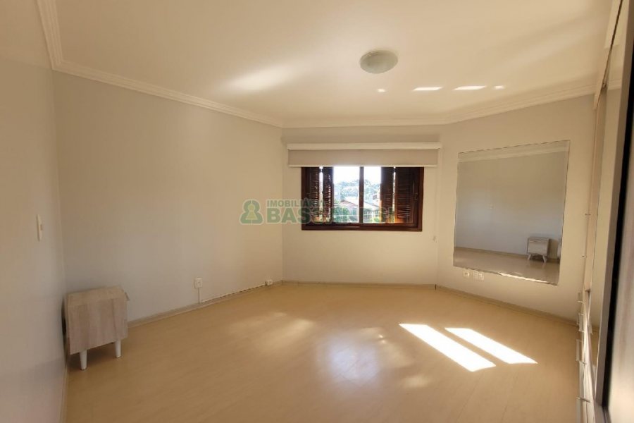 Apartamento com 86m², 3 dormitórios, 2 vagas, no bairro Saint Etienne em Caxias do Sul para Alugar